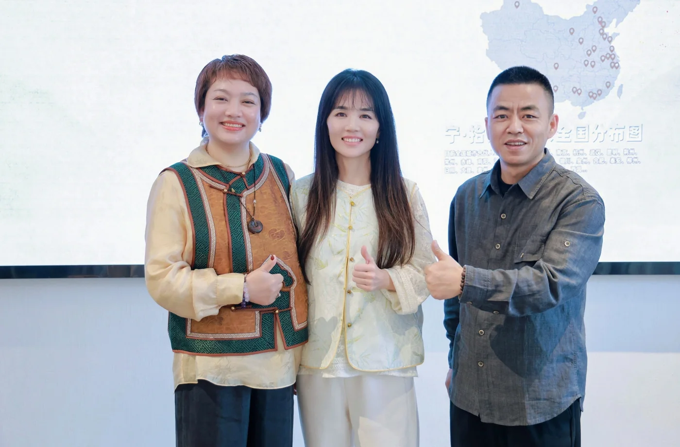 宁拾苡沙龙学员学习成果合影